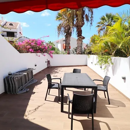 Villa 9 - 2 Bedroom - 2 Bathroom - Sleeps 7 شقة أرونا