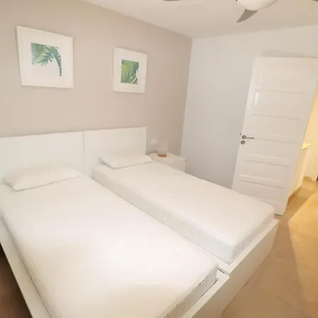 Villa 9 - 2 Bedroom - 2 Bathroom - Sleeps 7 *