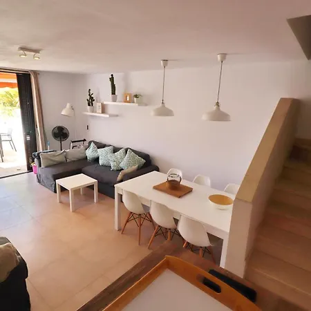 Villa 9 - 2 Bedroom - 2 Bathroom - Sleeps 7 Appartement